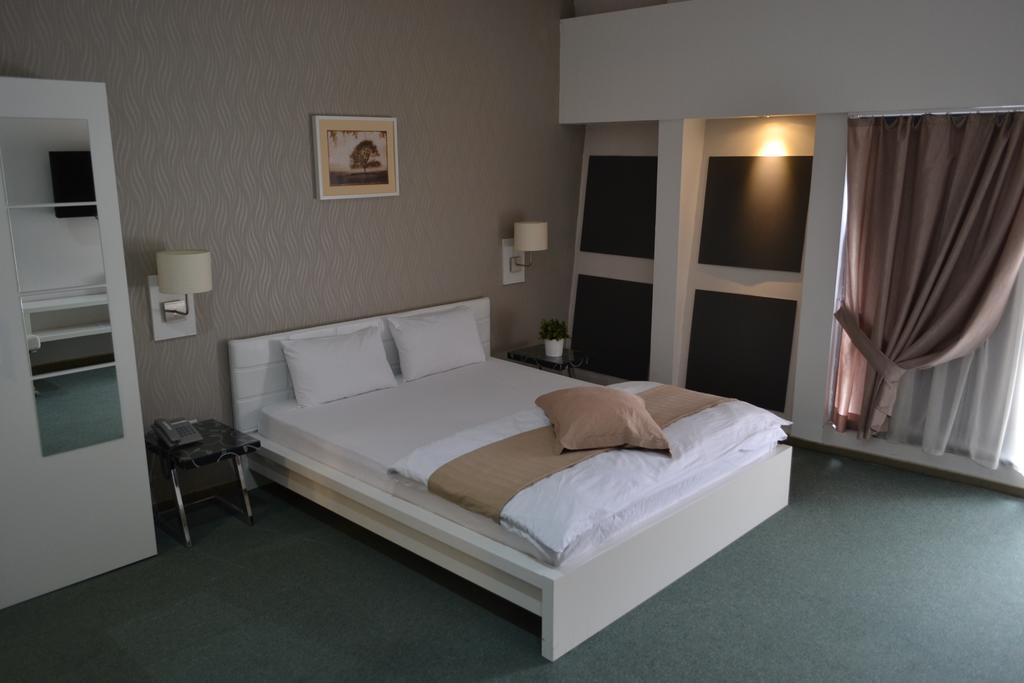 Guesthouse City Central International Üsküp Dış mekan fotoğraf
